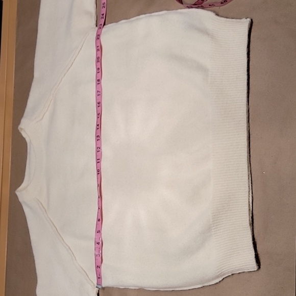 Dazy Size L Cream Colored Sweater with Floral Pattern at Back Neckline, EUC - Picture 7 of 12